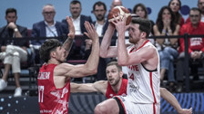 A Milli Erkek Basketbol Takımımız Polonya'yı 91-77 yenerek yarı finale yükseldi
