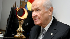 MHP Lideri Bahçeli, Taş Medreseli ülkücüleri ziyaret etti
