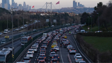 İstanbul'da trafik kilitlendi! Ana arterler durma noktasında geldi