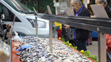 'Karadeniz fırtınası' balık tezgahlarını vurdu! Hamsinin kilosu 250 liraya fırladı