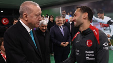 Cumhurbaşkanı Erdoğan milli takım oyuncularını tebrik etti