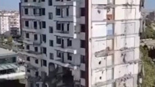 Diyarbakır’da 11 katlı bina yıkım sırasında kendiliğinden çöktü