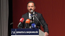 Yavuz Ağıralioğlu Isparta programında depreme yakalandı
