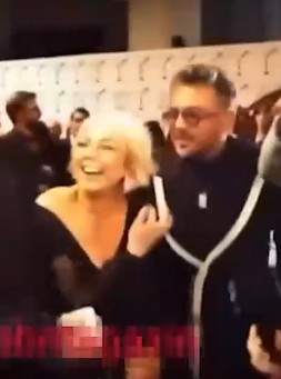 Yalı Çapkını dizisinin Orhan ve Gülgün'ü ele ele görüntülendi - Resim: 11