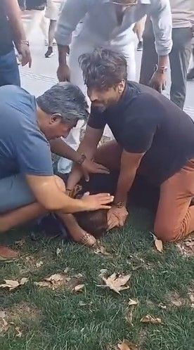 Ruhun Duymaz'ın Onur'u Şükrü Özyıldız role kendini kaptırdı! Şükrü Özyıldız'ın Galata'da kapkaççıyı yakaladığı anlar kamerada! - Resim: 5