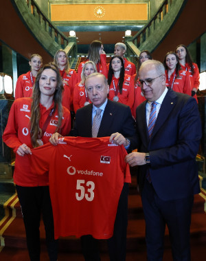 Cumhurbaşkanı Erdoğan, A Milli Kadın Voleybol Takımı'nı kabul etti