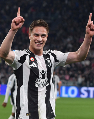 Kenan Yıldız duvar kağıdıyla gündem oldu