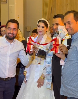 Manisa'da gelin ve damada sürpriz iPhone 17 Pro Max takıldı