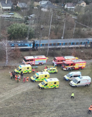 Çekya'da iki yolcu treni çarpıştı: 3'ü ağır 57 yaralı