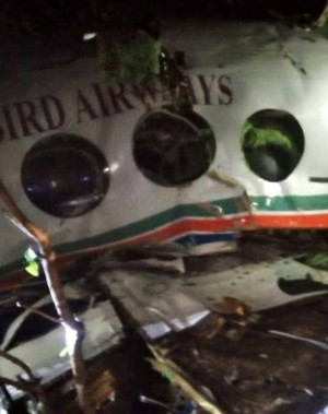 Hindistan’da içerisinde 7 kişinin bulunduğu ambulans uçak düştü