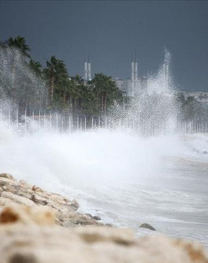 Meteoroloji'den Akdeniz için "kuvvetli fırtına" uyarısı
