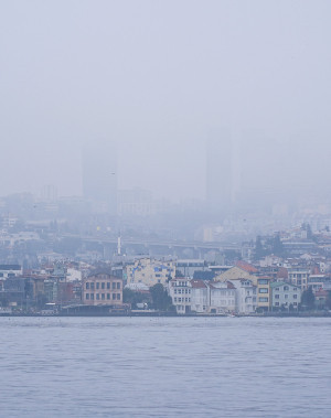 İstanbul'da sis etkili oldu, görüş mesafesi düştü: Sürücüler zor anlar yaşadı