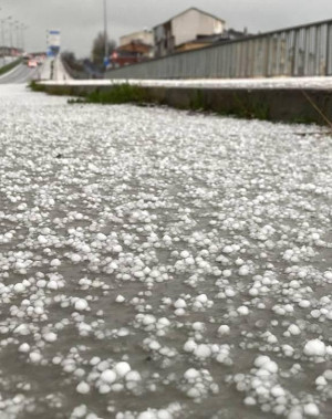 İstanbul'da sağanak ve dolu etkili oldu
