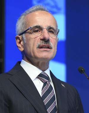 Bakan Uraloğlu'ndan Hürmüz'deki Türk gemileri açıklaması