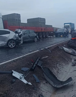 Aksaray'da zincirleme kaza: Yolcu otobüsü 10 araca çarparak durabildi! 7 yaralı