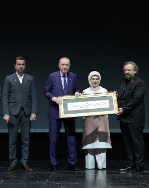 Cumhurbaşkanı Erdoğan ‘Bir Adam Yaratmak’ filminin galasına katıldı