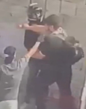Mersin'de biber gazlı gasp kamerada