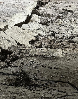 Burdur'da sağanak sonrası köprü yolunda çökme