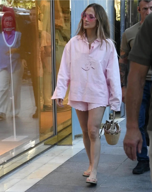 Jennifer Lopez'i doluyuz diyerek mağazaya almadıkları iddia edildi! - Resim : 2