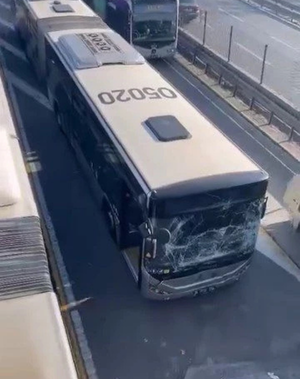 Küçükçekmece'de metrobüs kazası! Yaralı var - Resim: 2