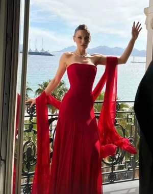 Türk oyuncular Cannes Film Festivali'nde! Göz alıcı tarzlarıyla kırmızı halıya damga vurdular - Resim: 7