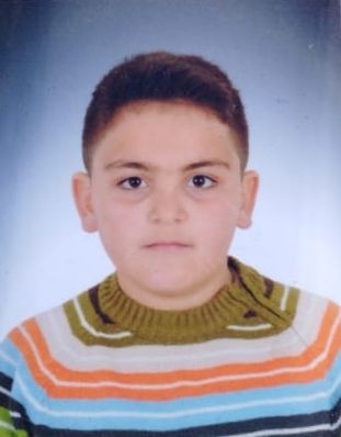 Sakarya Sapanca'da 13 yaşındaki Muhammet Enes, ayakkabısını alıp kaçan köpeğin peşinden bisikletle giderken duvara çarpıp hayatını kaybetti - Resim: 7