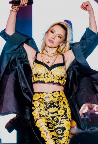 Depremlerden sonra sel felaketinde can kayıplarına şarkıcı Hadise'den tepki geldi: Yeter artık diye bağırmak istiyorum! - Resim: 11