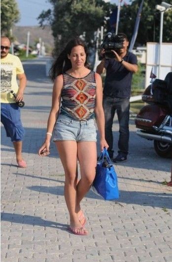 Gözümüzün önünde büyüyen Zehra işe başladı! Hülya Avşar ve Kaya Çilingiroğlu'nun kızları Zehra Çilingiroğlu şantiye şantiye geziyor - Resim: 6
