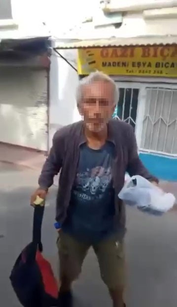Antalya'da ilkokul öğrencilerinin gözü önünde mide bulandıran olaya mahalleli tepkisi - Resim : 2