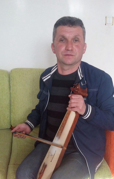 Sanatçı Yüksel Kader sahnede kalp krizi geçirip hayatını kaybetti - Resim : 1