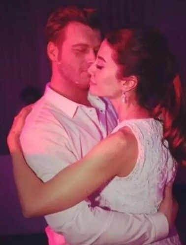 Kıvanç Tatlıtuğ'dan gündem olan paylaşım! Kucağında poz verdiği kareyi paylaştı! Bebek Kurt Efe mi? - Resim: 11