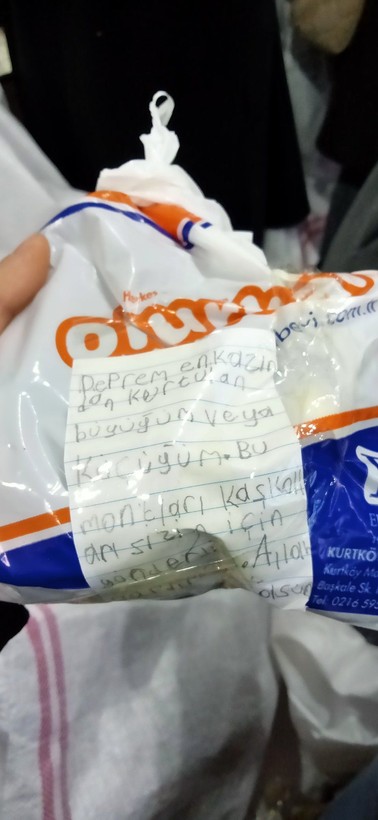 Çocukların gönderdikleri yardımların üzerine yazdıkları notlar hepimizin gözlerini doldurdu - Resim: 20