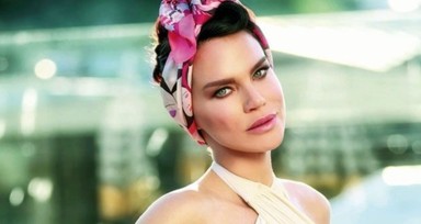 Ebru Şallı 18 yaşındaki oğlu Beren ile fotoğraf paylaştı, görenler abla kardeş sandı
