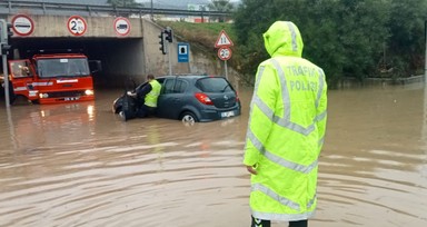 Antalya'nın ardından şimdi de İzmir! Kemeraltı ve Balçova'da hayat durma noktasına geldi