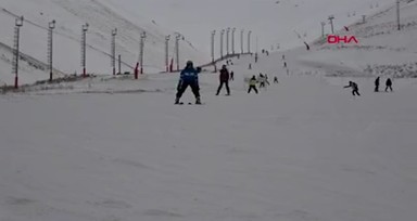 Palandöken sezonu suni karla açtı