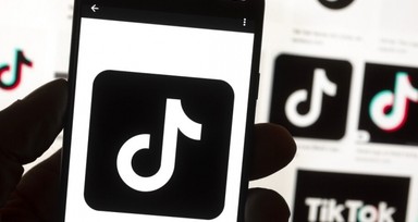 Milyonların ilgiyle kullandığı TikTok uygulaması yasaklandı!
