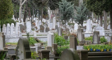 En ucuz mezara gömülürseniz su dökeniniz bile olmaz: İstanbul'da en ucuz mezar yeri 2 bin 900 lira oldu