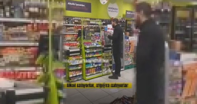Esenyurt'ta markete giren Fas uyruklu şahıs haddini aştı: Burada sigara, alkol satılıyor...