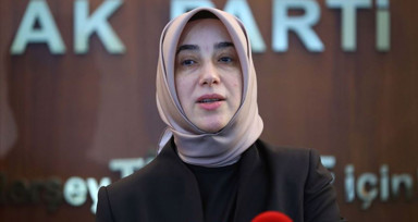 Özlem Zengin'den Nevşin Mengü'ye: Her konuyla dalga geçilir mi?