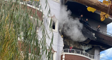 Şırnak'ta çıkan yangın için sevk edilen itfaiye aracı çamura battı! Yangın su tankeriyle söndürüldü