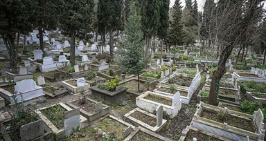 Mezarda haciz! Dosyalar mezar üzerinde birikti! Avukattan çarpıcı açıklama