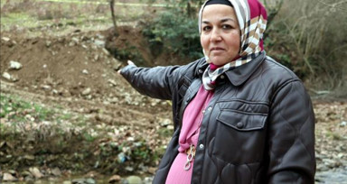 Almanya’da yaşayan Nazmiye Karaman, gördüğü rüyayla memleketine gelerek define aramaya başladı