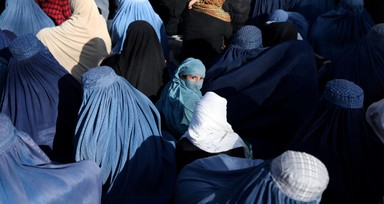 Taliban, Afganistan'da bu kez cansız mankenleri hedef aldı