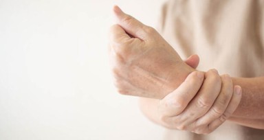 Uzmanlar uyarıyor: El deyip geçmeyin! Ellerde bu belirtiler varsa mutlaka kontrol ettirin