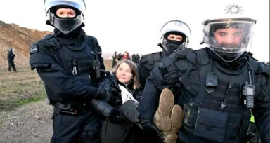 Çevre aktivisti Greta Thunberg'ın gözaltına alındığı anların kurgu olduğu iddia ediliyordu! Alman polisinden açıklama geldi