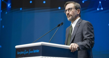Cumhurbaşkanlığı İletişim Başkanı Altun "Gençlere İlham Veren İsimler" adlı programda gençlere seslendi!