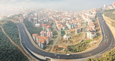 Yol standardı yüksek, kesintisiz trafik akışı başlıyor! Yalova ve Gemlik'te tamamlanan köprü, kavşak ve bağlantı yolları yarın açılacak!
