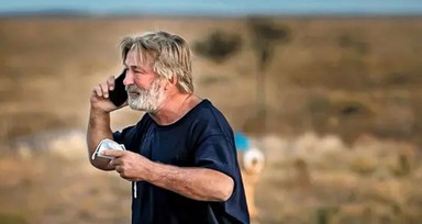 Rus film setinde katil olan Alec Baldwin davasında flaş gelişme! Savcılıktan açıklama: Silah eğitiminde telefonla konuşuyordu