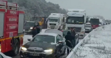 Son dakika! Anadolu Otoyolu'nda zincirleme kaza! Çok sayıda araç karıştı... İstanbul yönü kapandı
