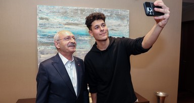 CHP Genel Başkanı Kemal Kılıçdaroğlu, kendisini 'Aday olma' diyerek protesto eden genç ile görüştü!